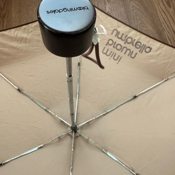 Mini Brown Umbrella by Bloomingdale’s - hard to find- adorable - Picture 2 of 6